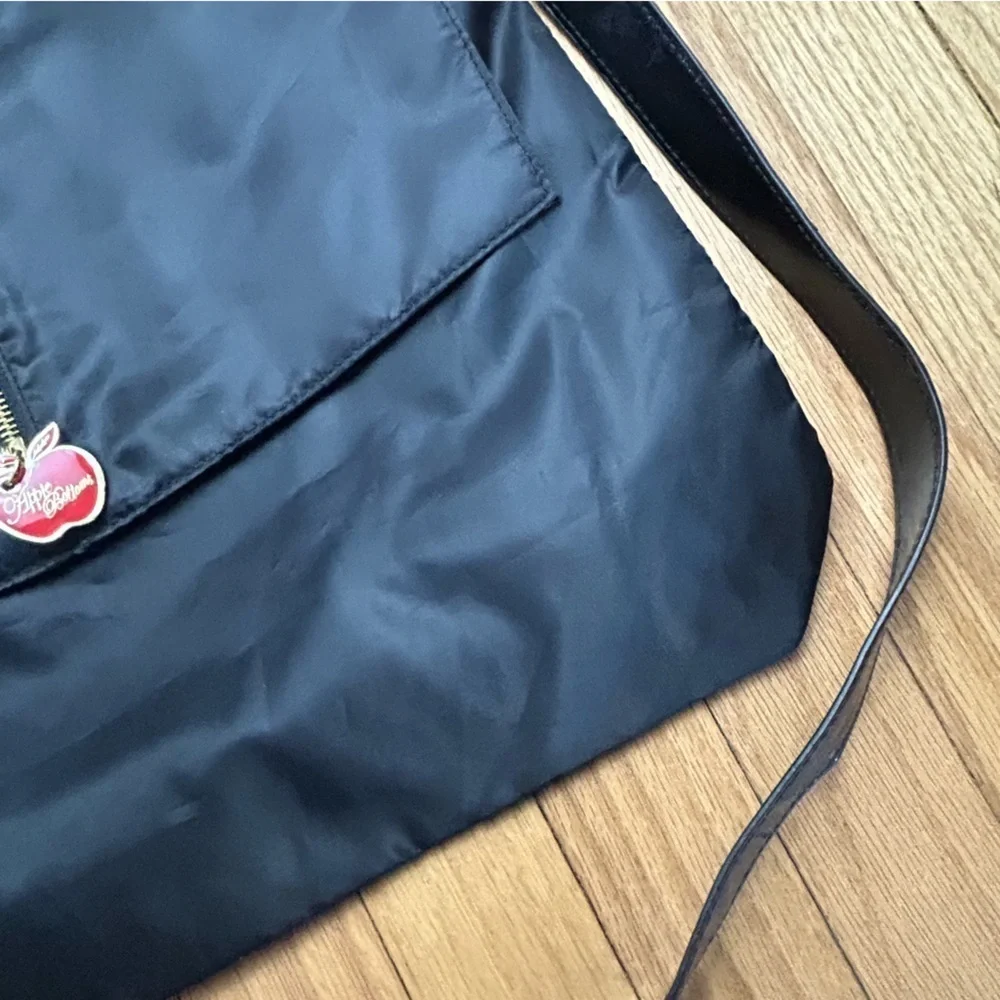 Vintage Apple Bottoms Black Shoulder Zipper Pouch/Bag